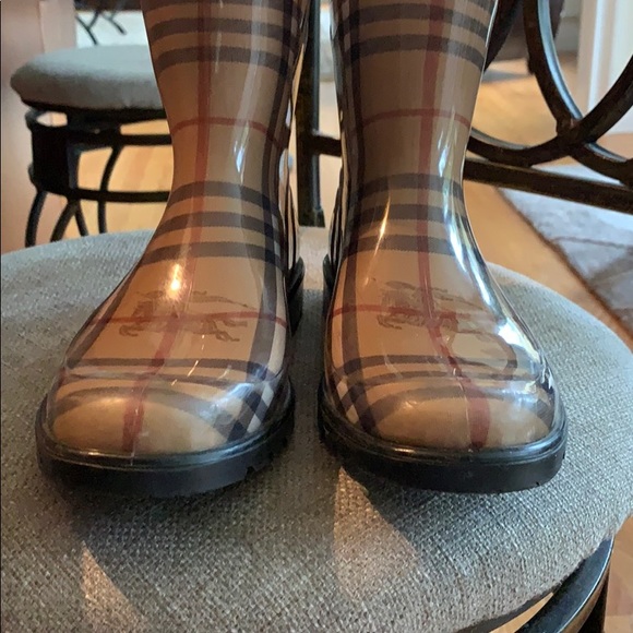 Burberry rain boots - Picture 4 of 8